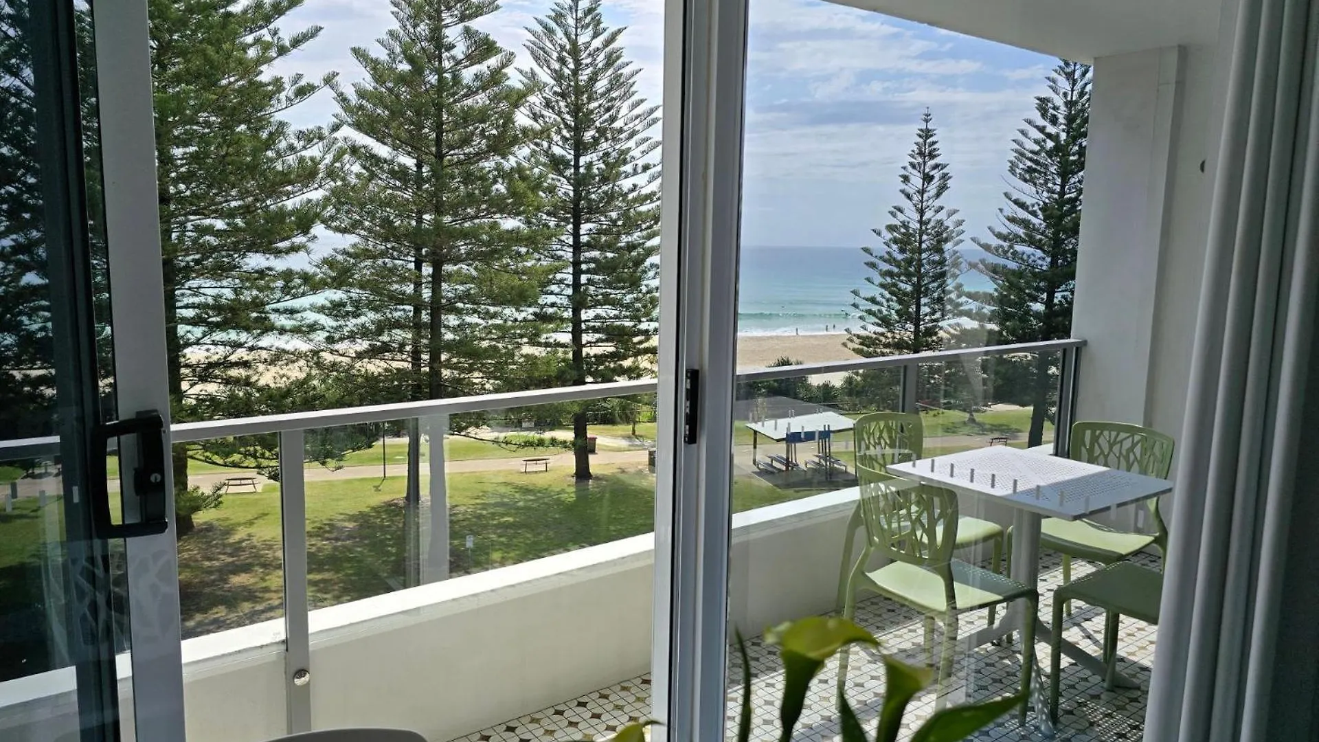Rainbow Pacific Unit 12 Apartment Gold Coast 0*,